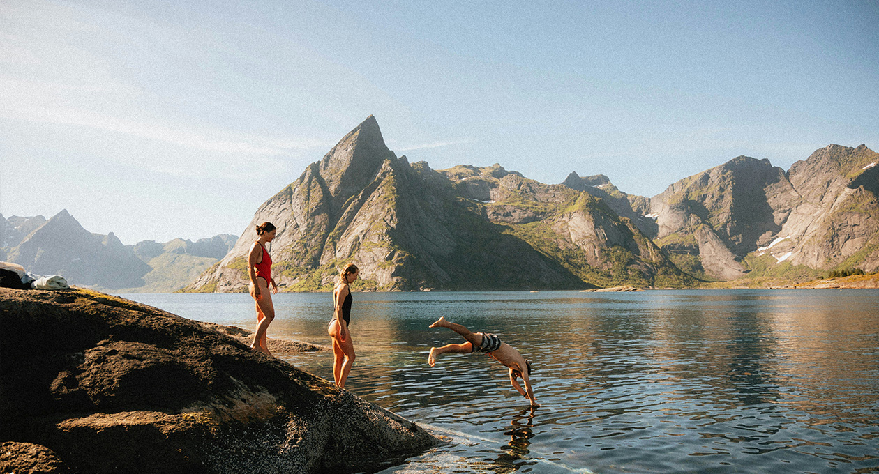 iPhone, top part of screen showing home screen with Weather and Find My widgets in the top row